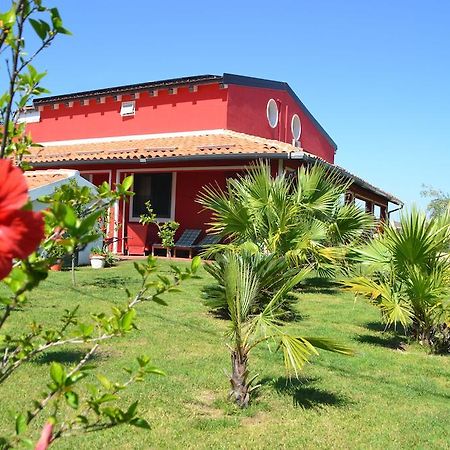 Floripa Surf House Bed and Breakfast Santa Maria Del Focallo Eksteriør billede